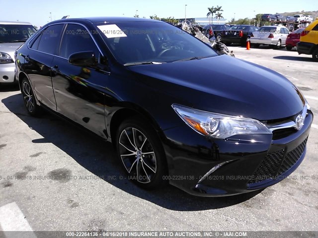 4T1BF1FK4HU731102 - 2017 TOYOTA CAMRY LE/XLE/SE/XSE Noir photo 1