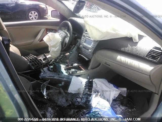 4T1BK46K79U586832 - 2009 TOYOTA CAMRY SE/LE/XLE ნაცრისფერი ფოტო 5