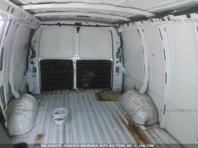 1GCHG35U561133707 - 2006 CHEVROLET EXPRESS G3500  WHITE photo 8