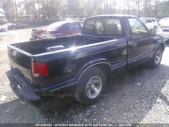 1GCCS14X3WK166644 - 1998 CHEVROLET S TRUCK S10 BLACK photo 4