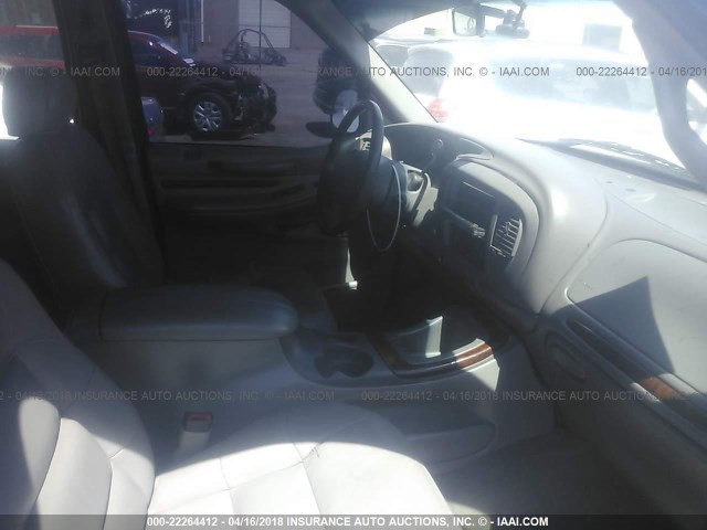 5LMPU28L0WLJ37940 - 1998 LINCOLN NAVIGATOR 红色 照片 5