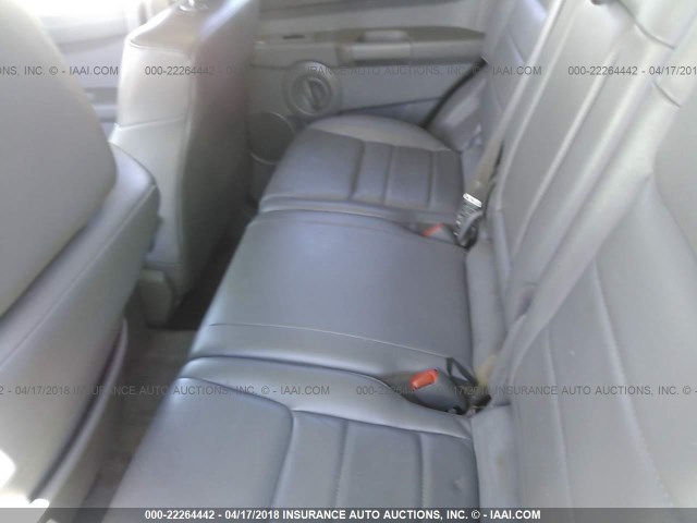 1J8HG48K56C252502 - 2006 JEEP COMMANDER SILVER photo 8