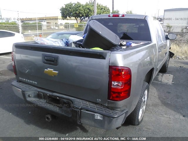 3GCPKSE71DG319080 - 2013 CHEVROLET SILVERADO K1500 LT GRAY photo 4