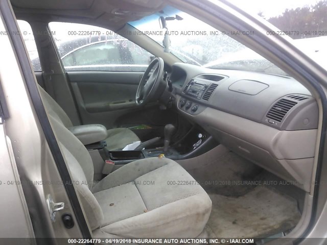 4T1BE32K82U574704 - 2002 TOYOTA CAMRY LE/XLE/SE TAN photo 5