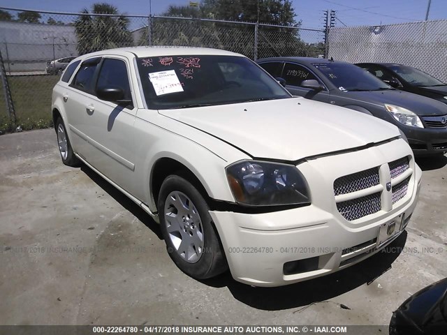 2D4FV48T35H645796 - 2005 DODGE MAGNUM SE WHITE photo 6