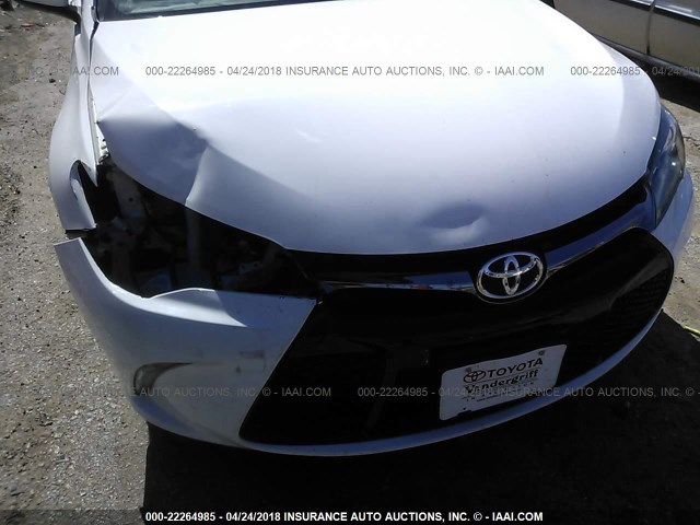 4T1BF1FK8GU576472 - 2016 TOYOTA CAMRY LE/XLE/SE/XSE WHITE photo 6