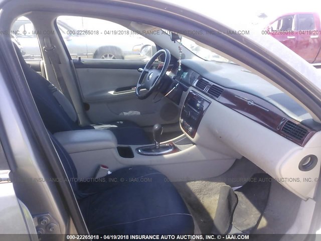 2G1WT58N169388927 - 2006 CHEVROLET IMPALA LT GRAY photo 5