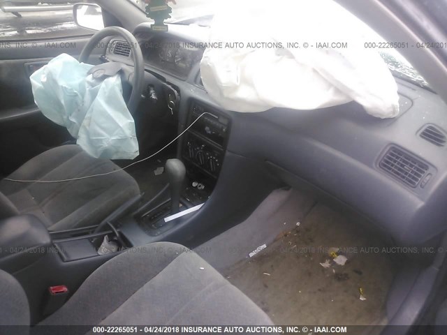 4T1BG22K4VU184904 - 1997 TOYOTA CAMRY CE/LE/XLE 灰色 照片 5