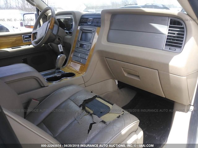 5LMFU28588LJ08038 - 2008 LINCOLN NAVIGATOR 白色 照片 5