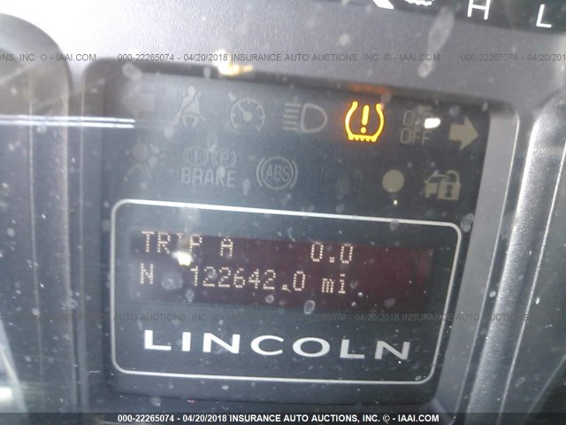 5LMFU28588LJ08038 - 2008 LINCOLN NAVIGATOR 白色 照片 7