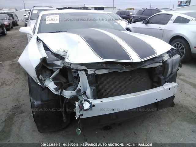 2G1FK1EJ8B9207359 - 2011 CHEVROLET CAMARO 2SS WHITE photo 6