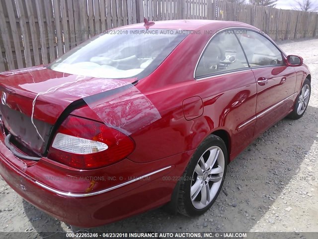 WDBTJ56H98F243351 - 2008 MERCEDES-BENZ CLK 350 RED photo 4