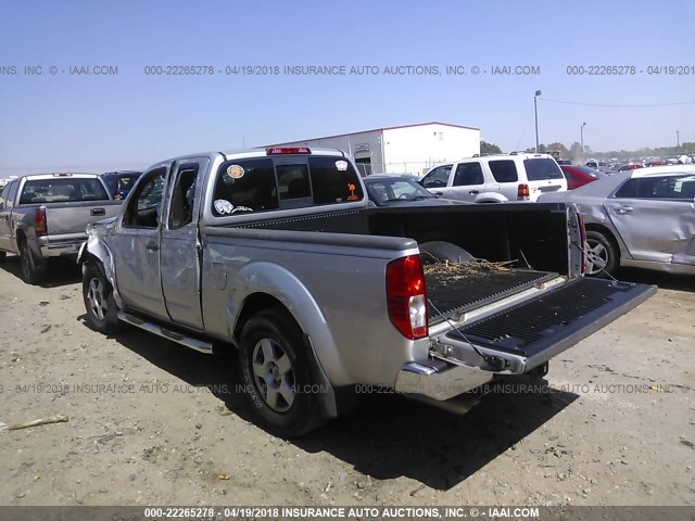 1N6AD06U97C404438 - 2007 NISSAN FRONTIER KING CAB LE/SE/OFF ROAD SILVER photo 3