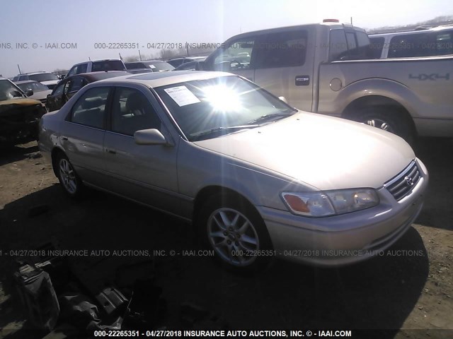 4T1BF28K81U130753 - 2001 TOYOTA CAMRY LE/XLE Gold Foto 1