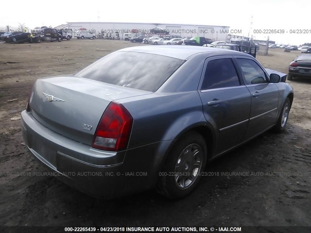 2C3LA53G56H193058 - 2006 CHRYSLER 300 TOURING GRAY photo 4