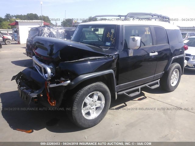 JTEBU11F270015806 - 2007 TOYOTA FJ CRUISER BLACK photo 2