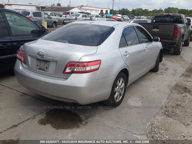 4T1BF3EK5BU622779 - 2011 TOYOTA CAMRY SE/LE/XLE SILVER photo 4