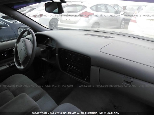 1G1BL52P7TR140496 - 1996 CHEVROLET CAPRICE / IMPALA CLASSIC/SS SILVER photo 5