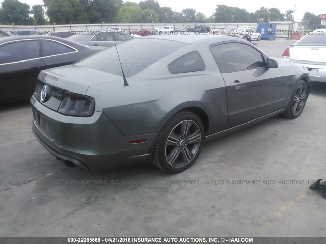 1ZVBP8AMXE5334628 - 2014 FORD MUSTANG GRAY photo 4