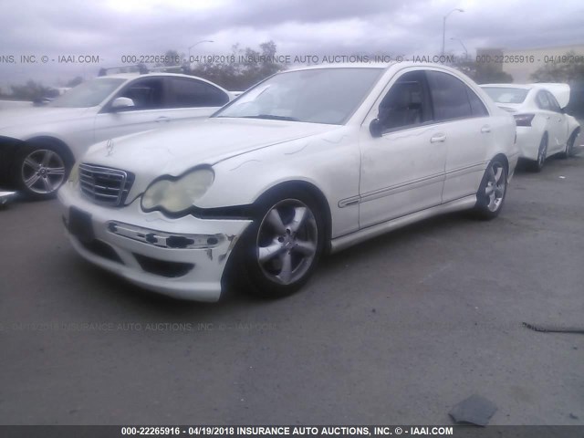 WDBRF40J25F661800 - 2005 MERCEDES-BENZ C 230K SPORT SEDAN WHITE photo 2