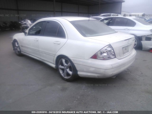 WDBRF40J25F661800 - 2005 MERCEDES-BENZ C 230K SPORT SEDAN WHITE photo 3