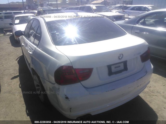 WBAPH53559A434737 - 2009 BMW 328 I SULEV WHITE photo 3