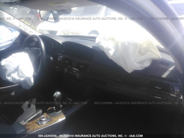 WBAPH53559A434737 - 2009 BMW 328 I SULEV WHITE photo 5