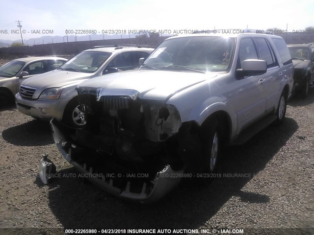5LMFU27R43LJ43897 - 2003 LINCOLN NAVIGATOR 银色 照片 2