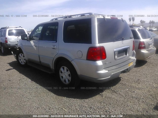 5LMFU27R43LJ43897 - 2003 LINCOLN NAVIGATOR 银色 照片 3