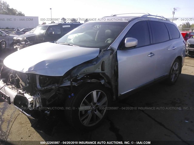 5N1AR2MN7FC683829 - 2015 NISSAN PATHFINDER S/SV/SL/PLATINUM SILVER photo 2