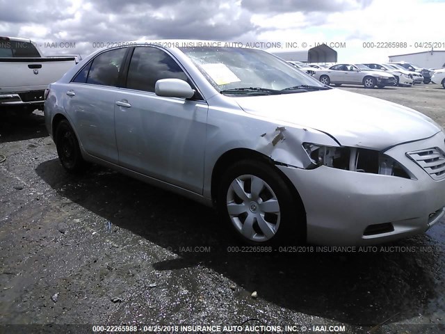4T1BE46K07U556723 - 2007 TOYOTA CAMRY NEW GENERAT CE/LE/XLE/SE SILVER photo 1