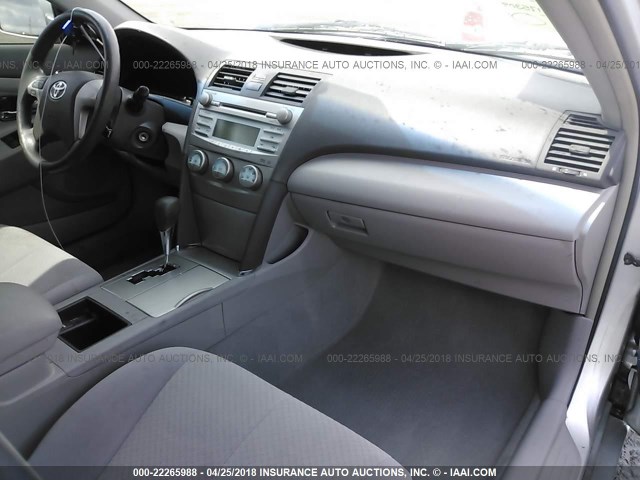 4T1BE46K07U556723 - 2007 TOYOTA CAMRY NEW GENERAT CE/LE/XLE/SE SILVER photo 5