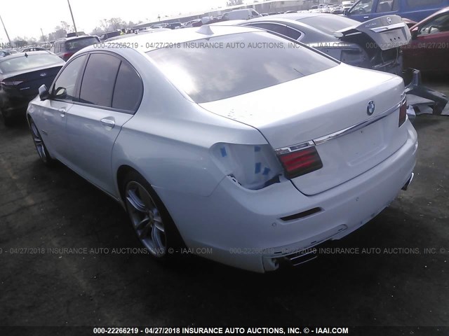 WBAYA6C53ED826607 - 2014 BMW 740 I WHITE photo 3