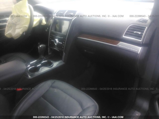 1FM5K8F82HGC70003 - 2017 FORD EXPLORER LIMITED 红色 照片 5