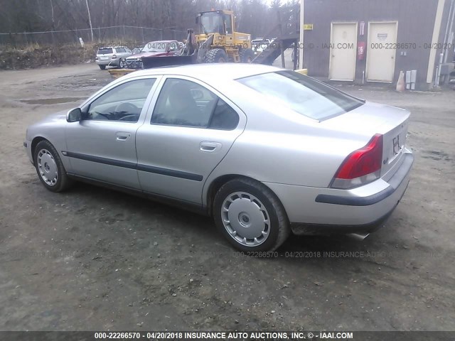 YV1RS53D522134212 - 2002 VOLVO S60 T5 SILVER photo 3