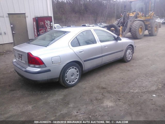 YV1RS53D522134212 - 2002 VOLVO S60 T5 SILVER photo 4