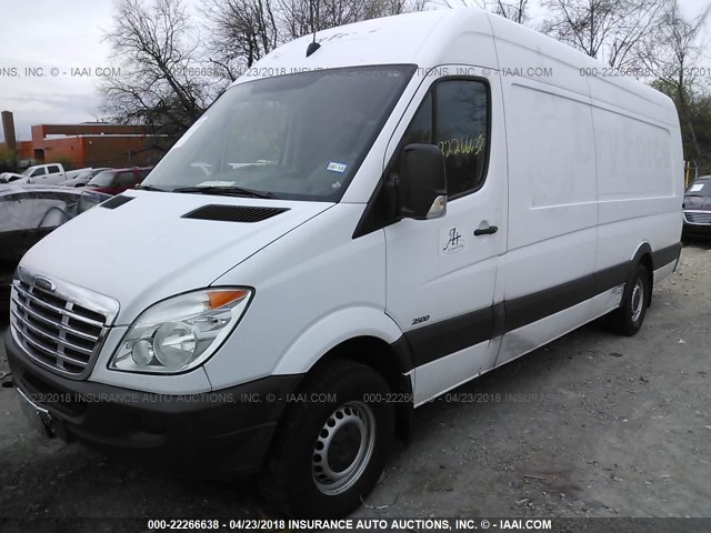 WDYPE8CC6D5732697 - 2013 FREIGHTLINER 2500 SPRINTER 2500 WHITE photo 2