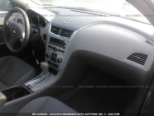 1G1ZH57B08F164693 - 2008 CHEVROLET MALIBU 1LT SILVER photo 5