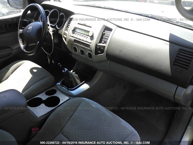 5TEUX42N28Z576245 - 2008 TOYOTA TACOMA ACCESS CAB Silber Foto 5