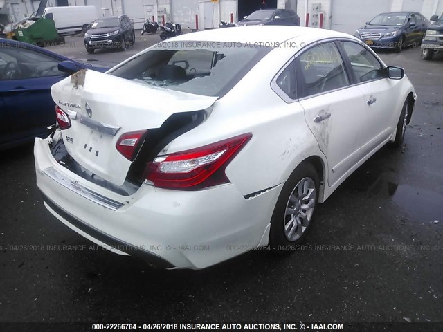 1N4AL3AP1HC132435 - 2017 NISSAN ALTIMA 2.5/S/SV/SL/SR WHITE photo 4