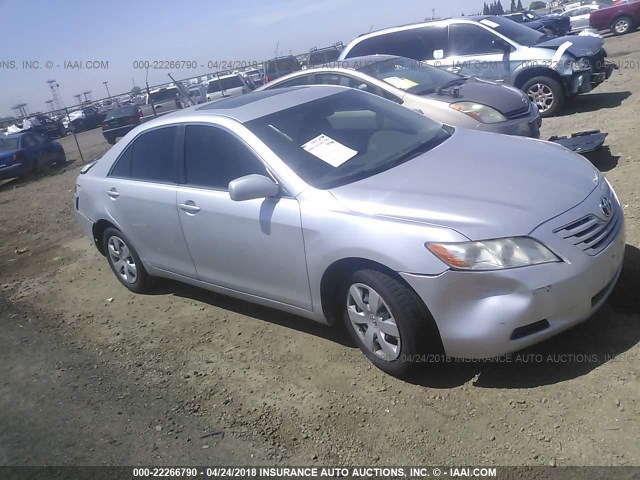 4T1BE46K09U404301 - 2009 TOYOTA CAMRY SE/LE/XLE SILVER photo 1
