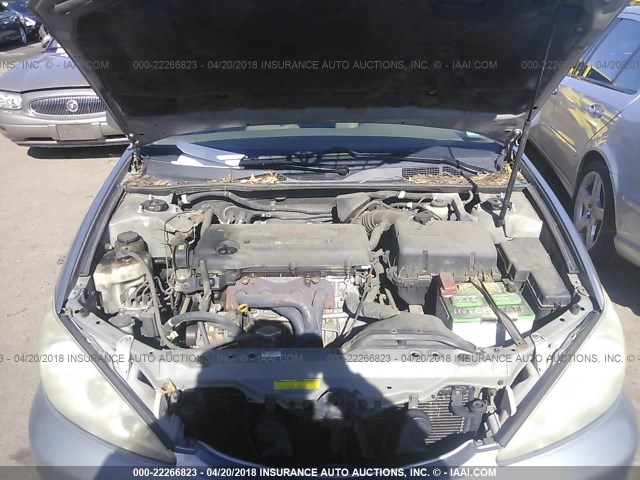 4T1BE32K45U561940 - 2005 TOYOTA CAMRY LE/XLE/SE ვერცხლისფერი ფოტო 10