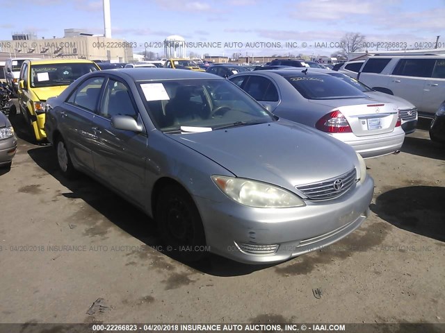 4T1BE32K45U561940 - 2005 TOYOTA CAMRY LE/XLE/SE ვერცხლისფერი ფოტო 6