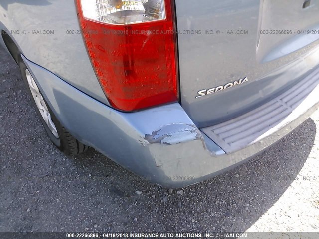 KNDMB233866096138 - 2006 KIA SEDONA EX/LX BLUE photo 6