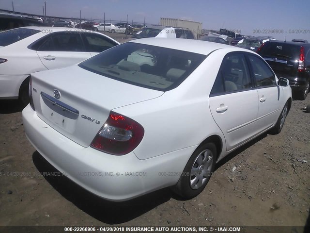 4T1BE32K14U268737 - 2004 TOYOTA CAMRY LE/XLE/SE WHITE photo 4