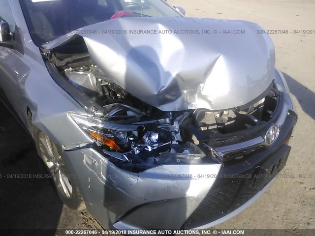 4T1BF1FK4HU300128 - 2017 TOYOTA CAMRY LE/XLE/SE/XSE SILVER photo 6