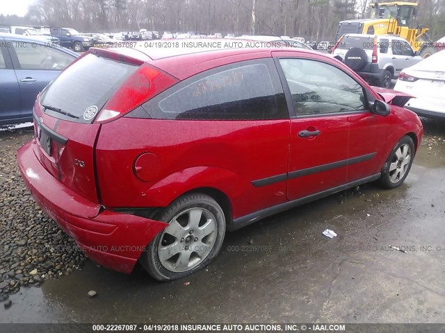 3FAFP31312R134380 - 2002 FORD FOCUS ZX3 RED photo 4