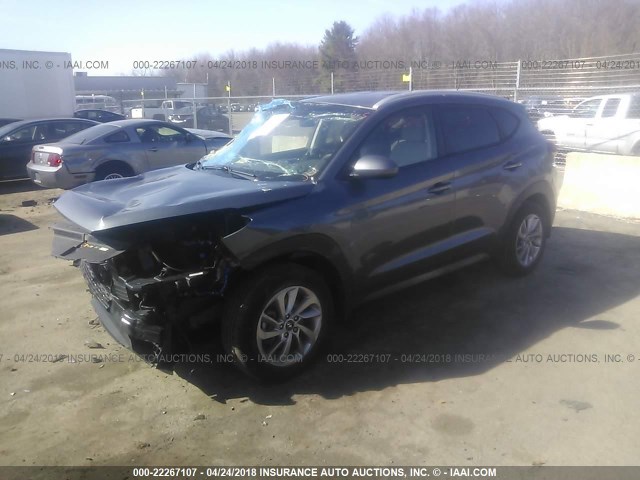 KM8J3CA42GU180904 - 2016 HYUNDAI TUCSON LIMITED/SPORT AND ECO/SE GRAY photo 2