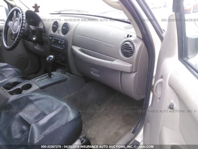 1J4GK48K44W157355 - 2004 JEEP LIBERTY SPORT 白色 照片 5