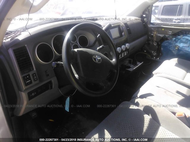 5TFUM5F10CX035328 - 2012 TOYOTA TUNDRA DOUBLE CAB SR5 GRAY photo 5
